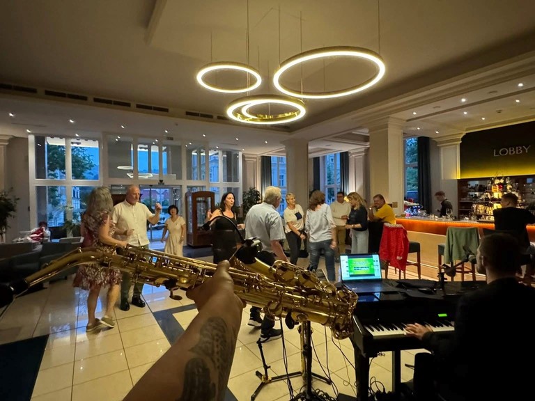 sax2.jpg